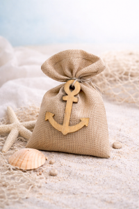 Μπομπονιέρα Βάπτισης για αγόρι πουγκί λινό με ξύλινη άγκυρα